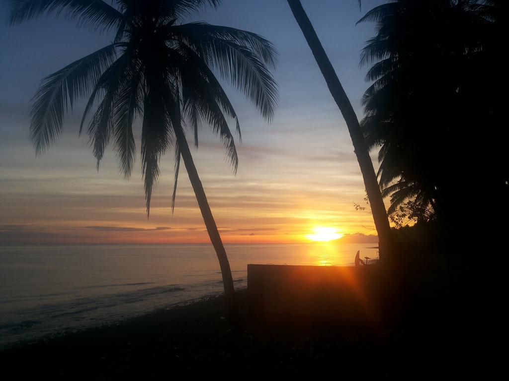 Gede'S Homestay เตจากูลา ภายนอก รูปภาพ