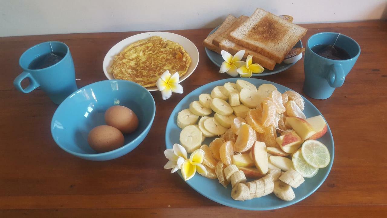 Gede'S Homestay เตจากูลา ภายนอก รูปภาพ